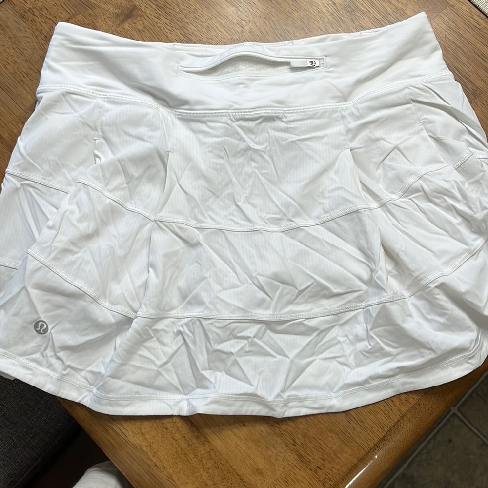 Lululemon 6 Tall white athletic skirt